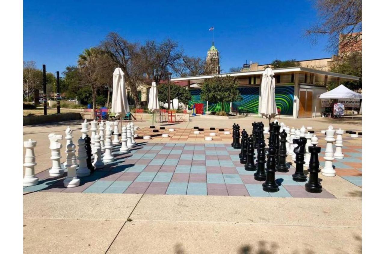 Adorable 2Br Guesthouse Close To Riverwalk And Dt San Antonio Room photo